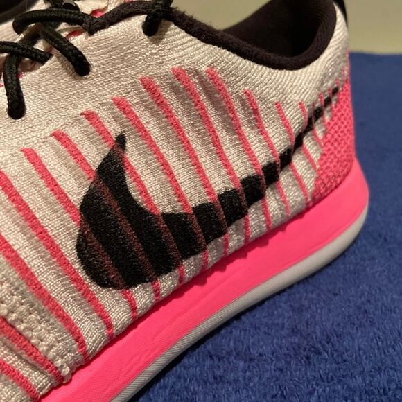 Nike Girl's 7 Roshe Two 2 Flyknit Pink & White Running Shoe Sneakers 844620-600 - Picture 7 of 10